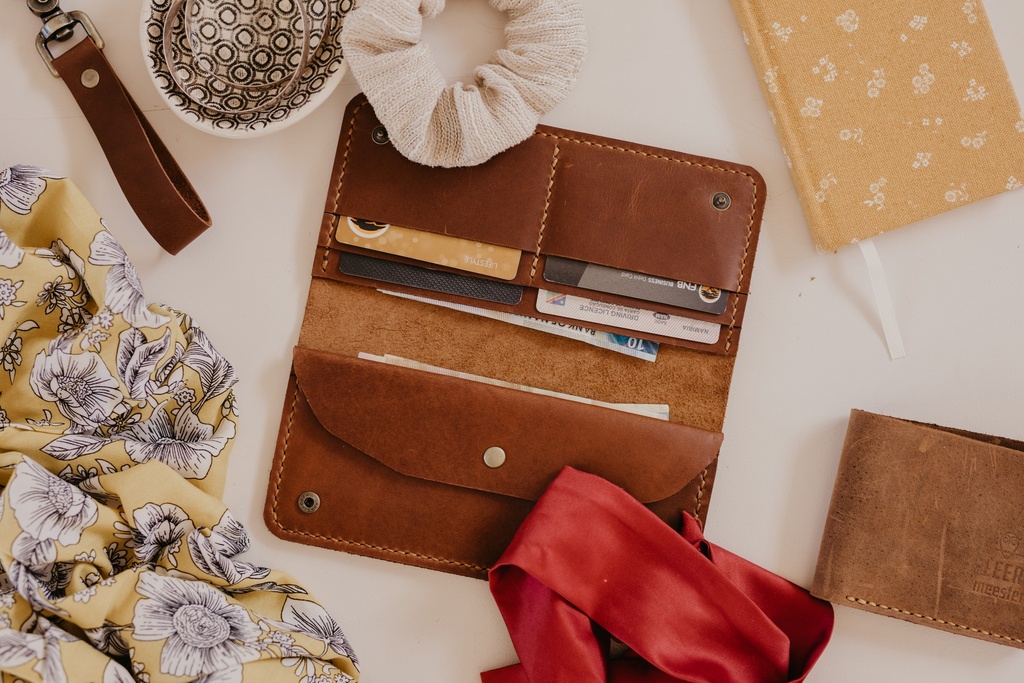 Ladies Purse (Dark Chocolate, Caramel)